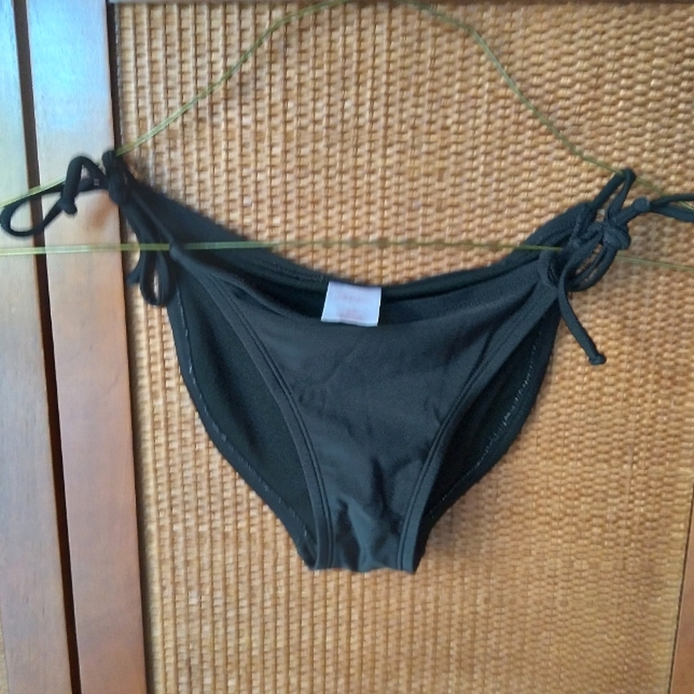 Xhilaration black bikini bottom SP